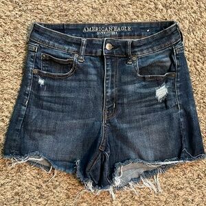 American Eagle distressed super Hi-Rise shortie